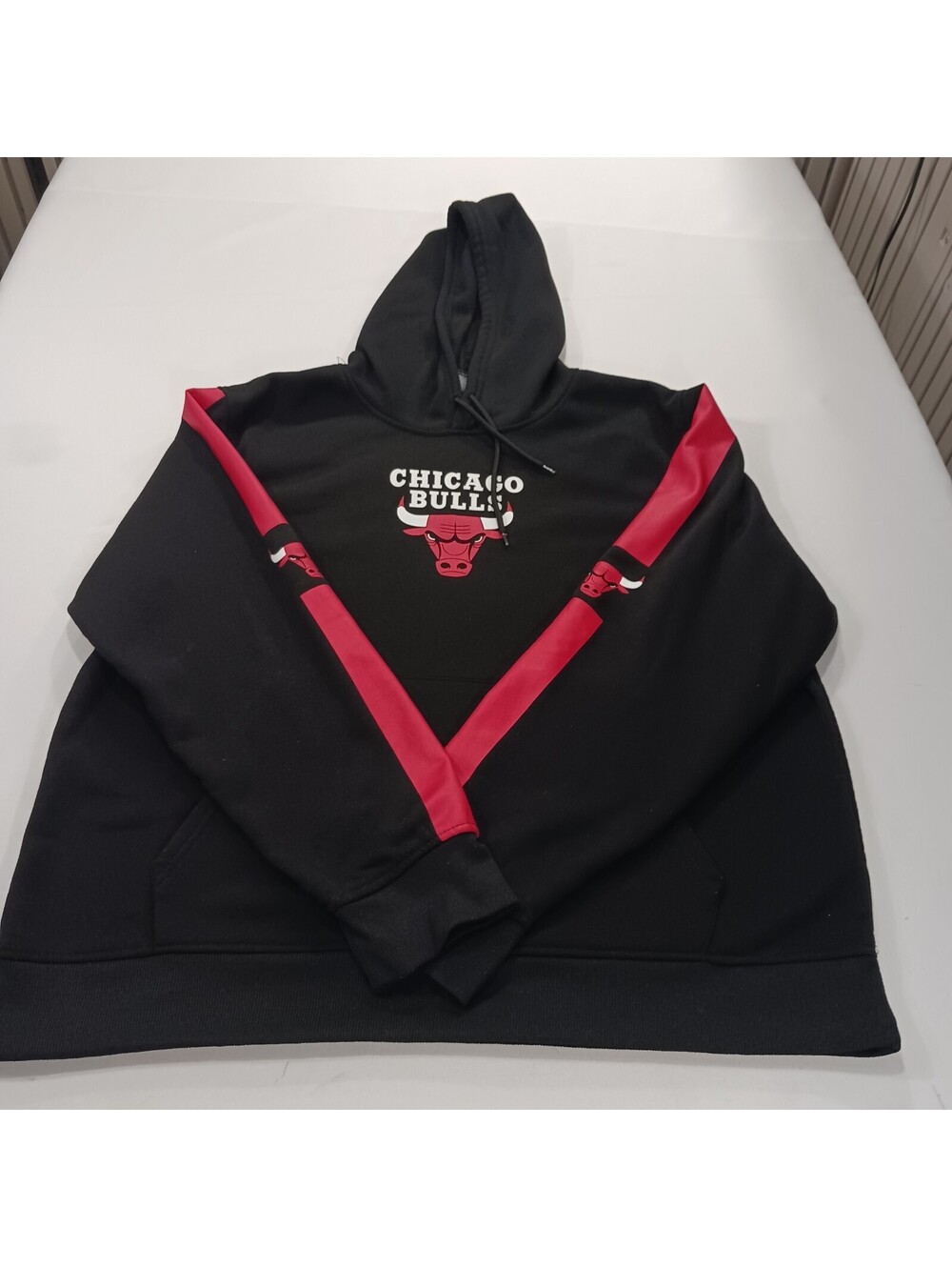 Chicago Bulls NBA Basketball Men's Black/Red Pullover Hoodie Sweatshirt Size 1X
